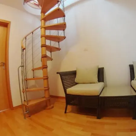 Prázdninový dům Garni 7 *